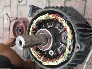 無勵磁機(jī)的勵磁方式：